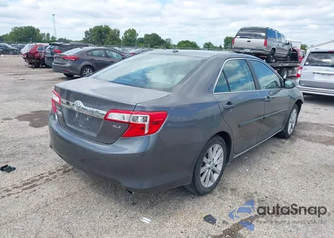 2014 Toyota Camry Xle z USA, uszkodzony, nr VIN 4T1BF1FK0EU805532